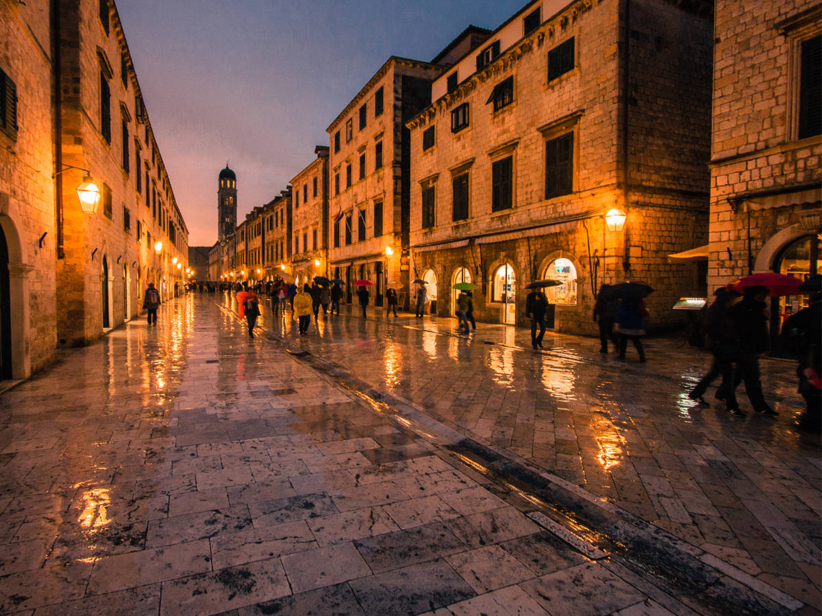 Dubrovnik medievale tra mura torri e storie di mare